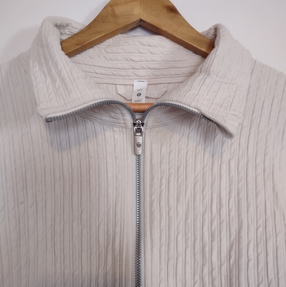 New Lululemon Textured Cropped Jacket Size M/L - Picture 7 of 14